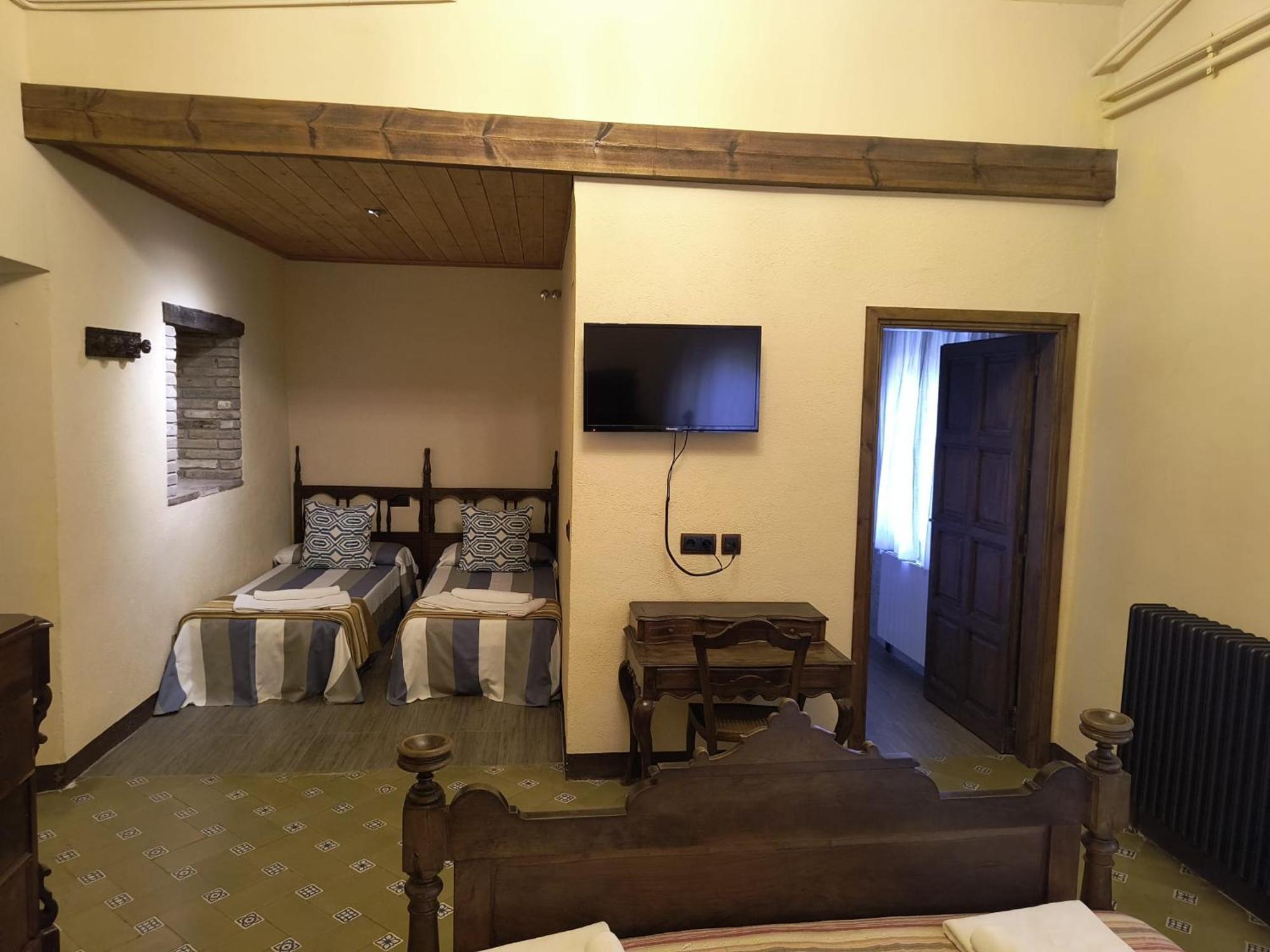 Hostal Rural Mas Blanc San Martin de Centellas Exterior photo